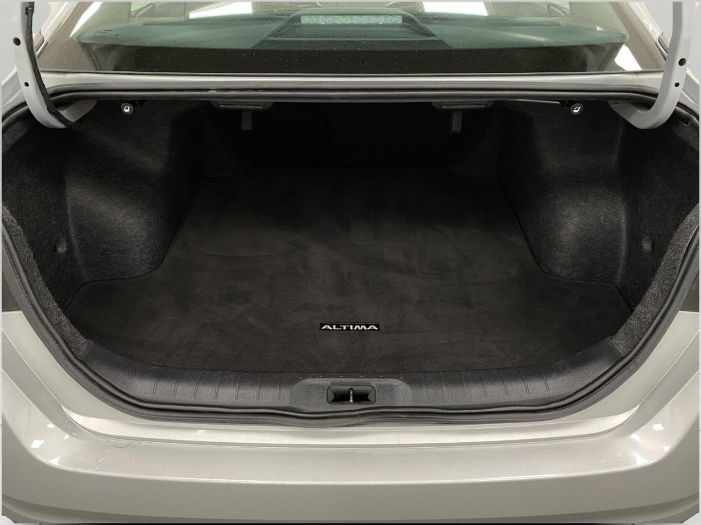 2025 Nissan Altima — detail view