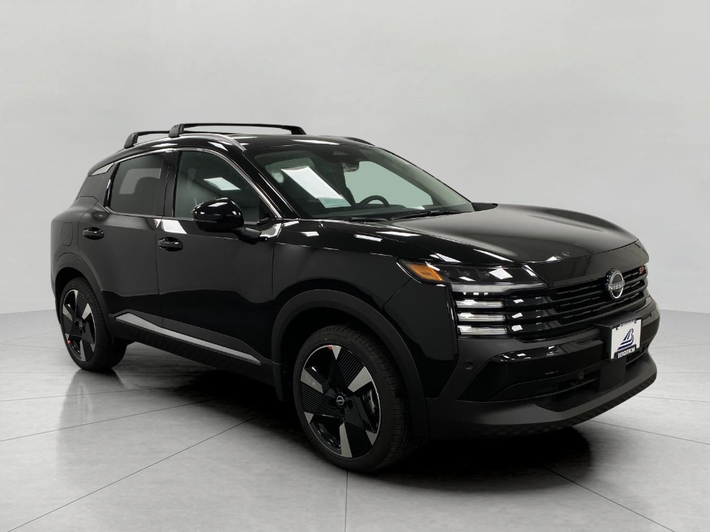 2026 Nissan Kicks SR in Super Black — front three-quarter view