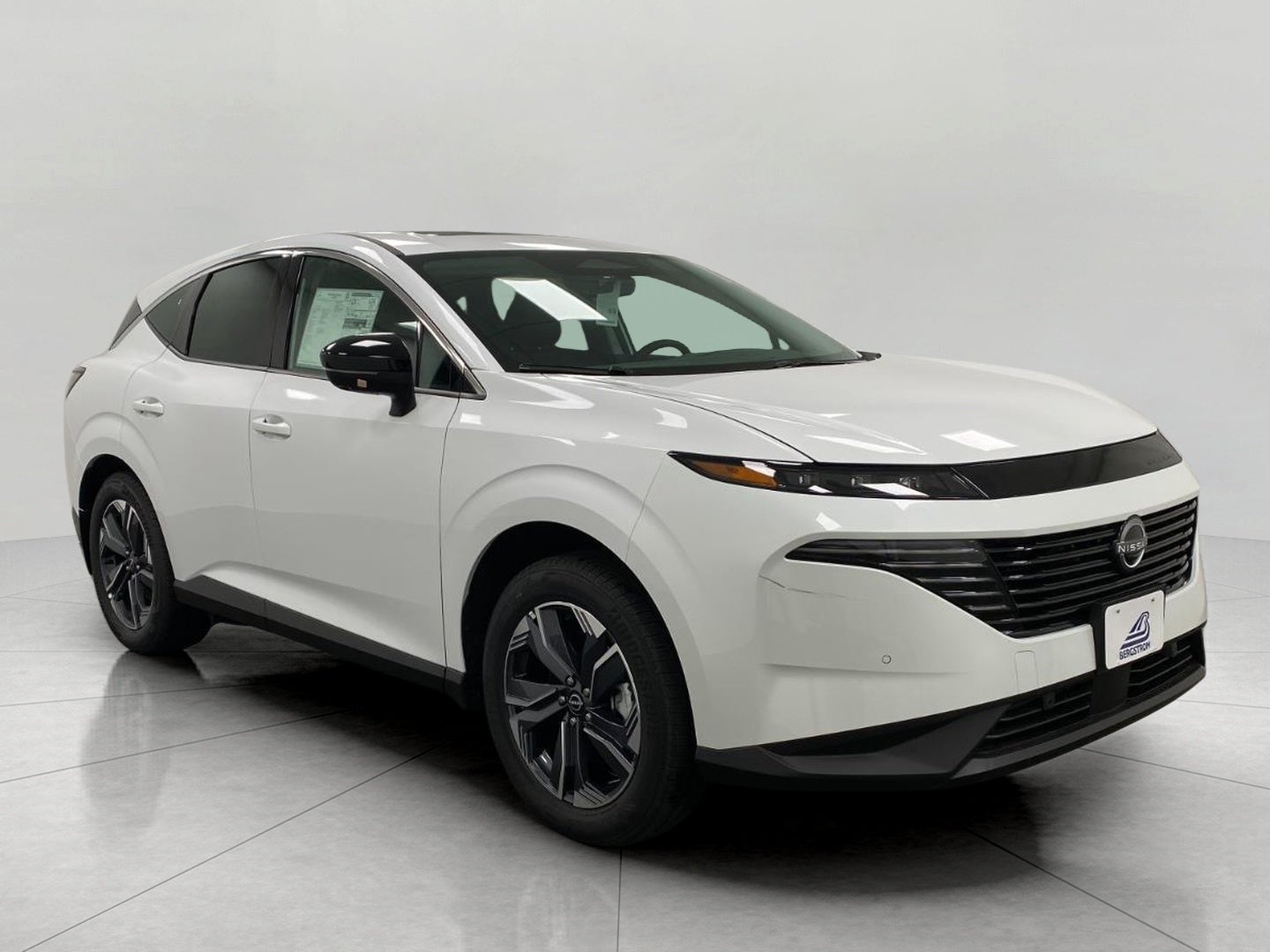 2026 Nissan Murano SL in Everest White Pearl Tricoat — front three-quarter view