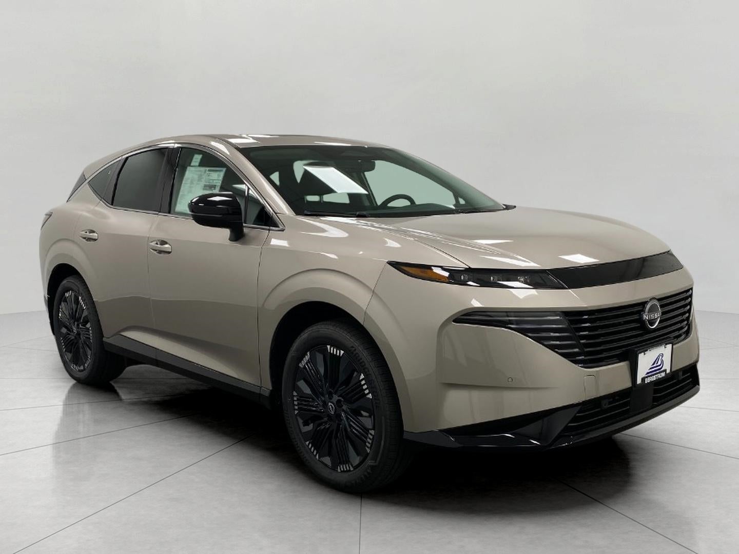 2026 Nissan Murano Platinum in Champagne Silver Metallic — front three-quarter view