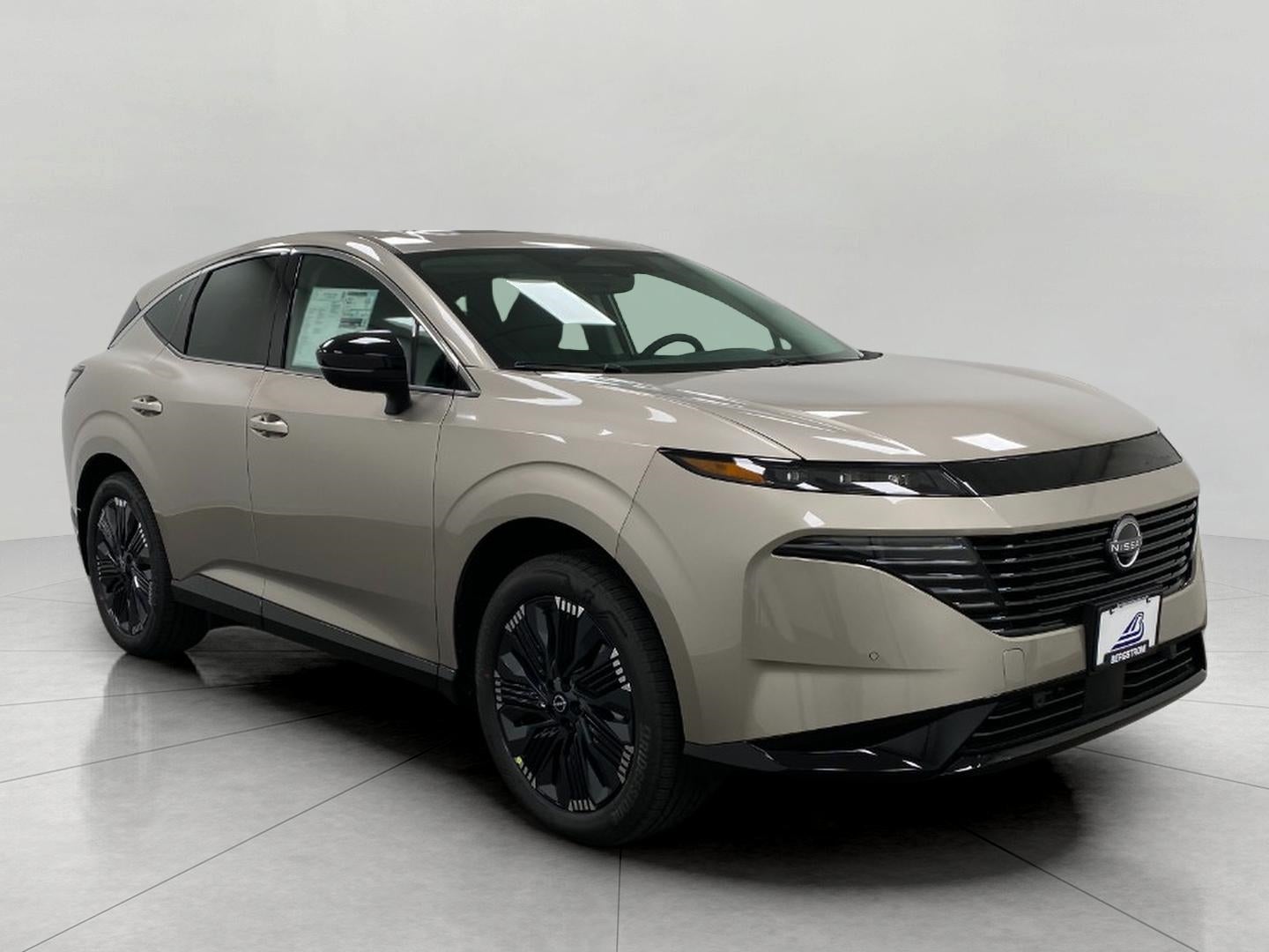 2026 Nissan Murano Platinum in Champagne Silver Metallic — front three-quarter view