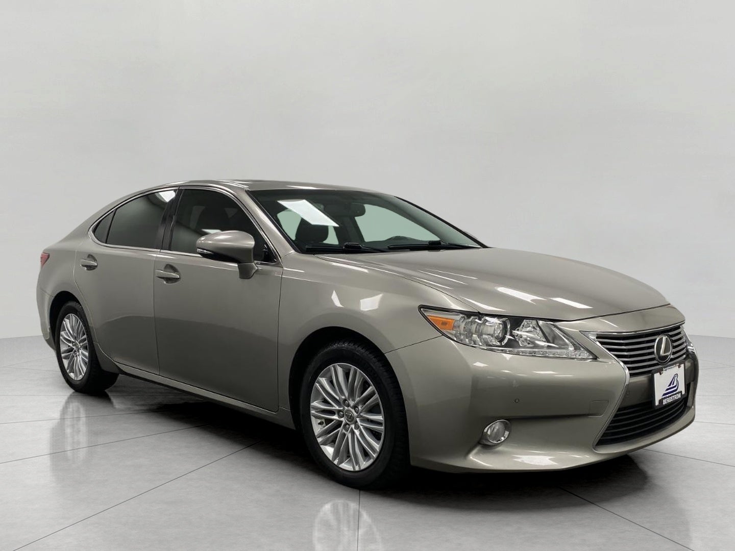 2015 Lexus ES 350 4dr Sdn in Atomic Silver — front three-quarter view