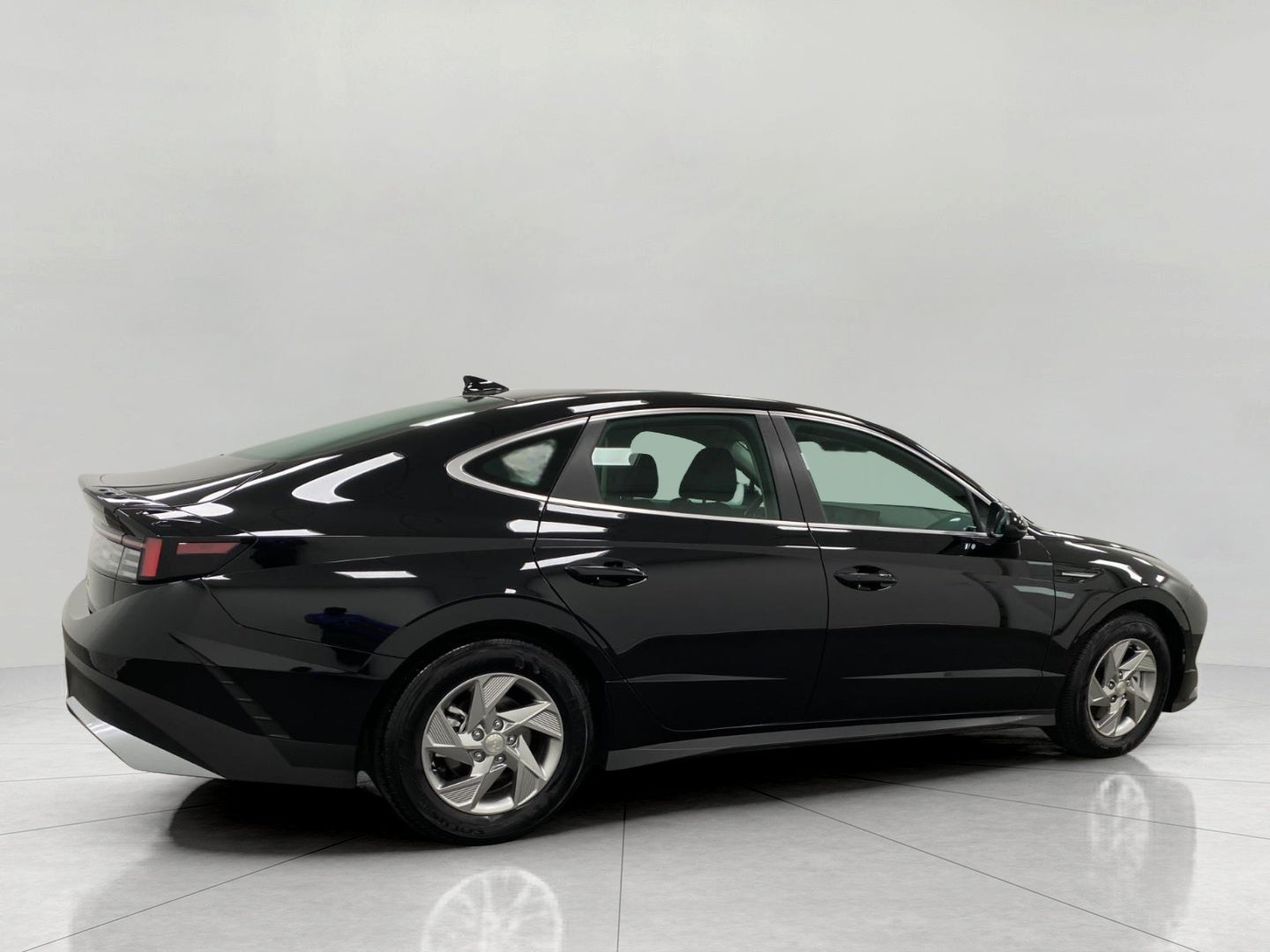 2025 Hyundai Sonata — side profile view